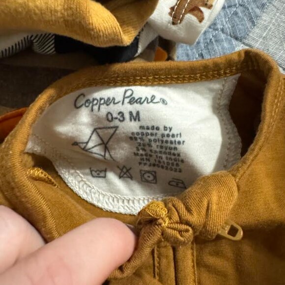 Copper Pearl 0-3mo Footies - Picture 2 of 2